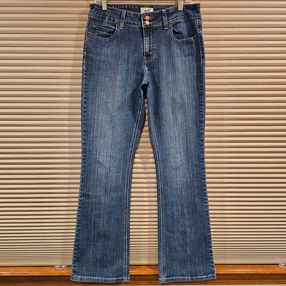 Levis 526 Slender Boot Cut Jeans Womens 6 Medium Blue Denim Mid Rise Stretch